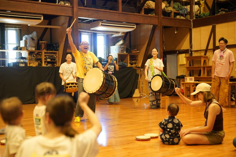 Kodo performance and playing the taiko