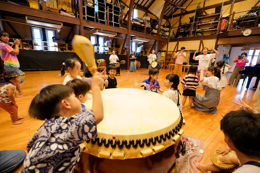 Kodo performance and playing the taiko