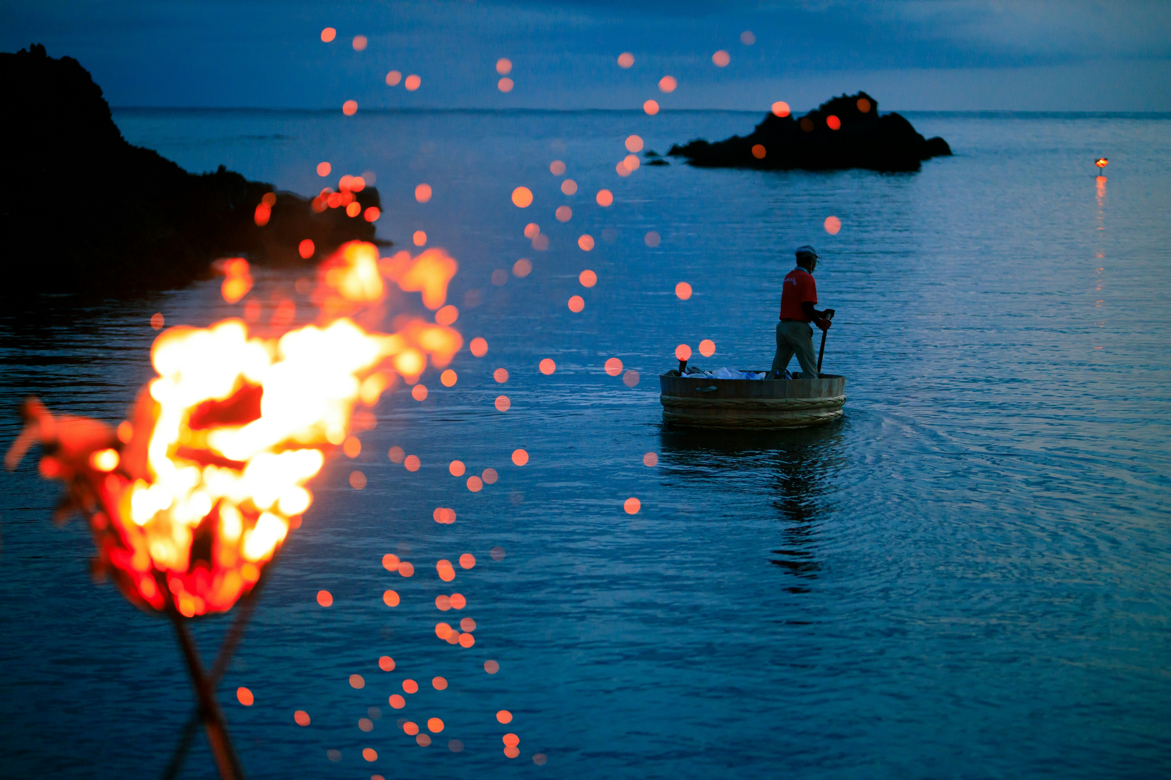 かがり火を焚いた特別なたらい舟体験を！
はんぎりサンセット&ナイター体験